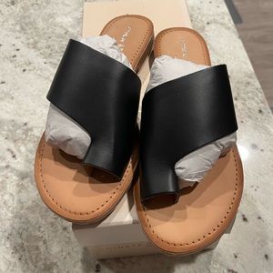 Chinese Laundry Black Leather Sandals
